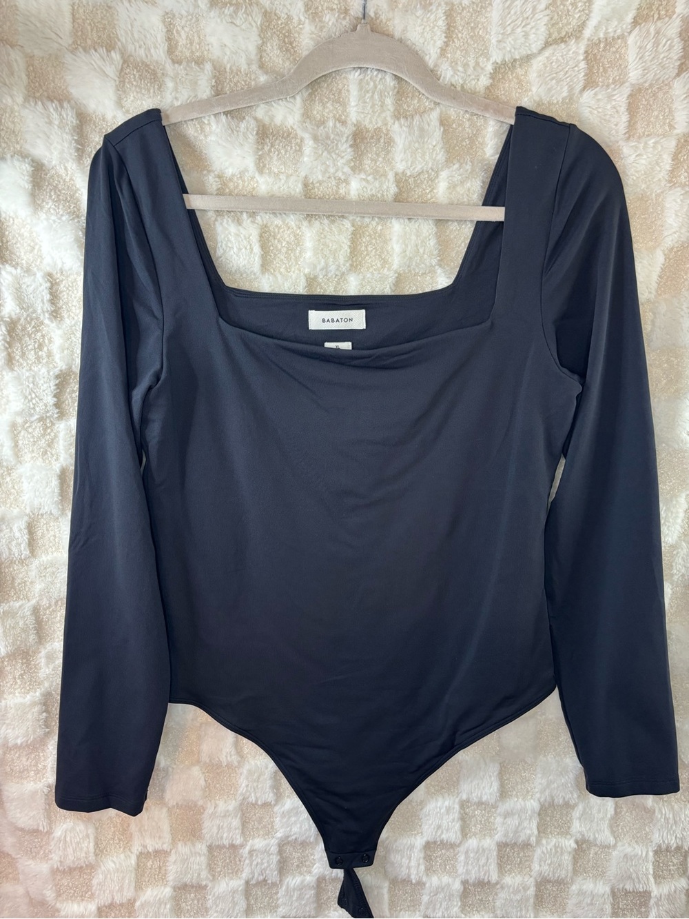 Aritzia Babaton Contour square neck Long-Sleeve Bodysuit size XL